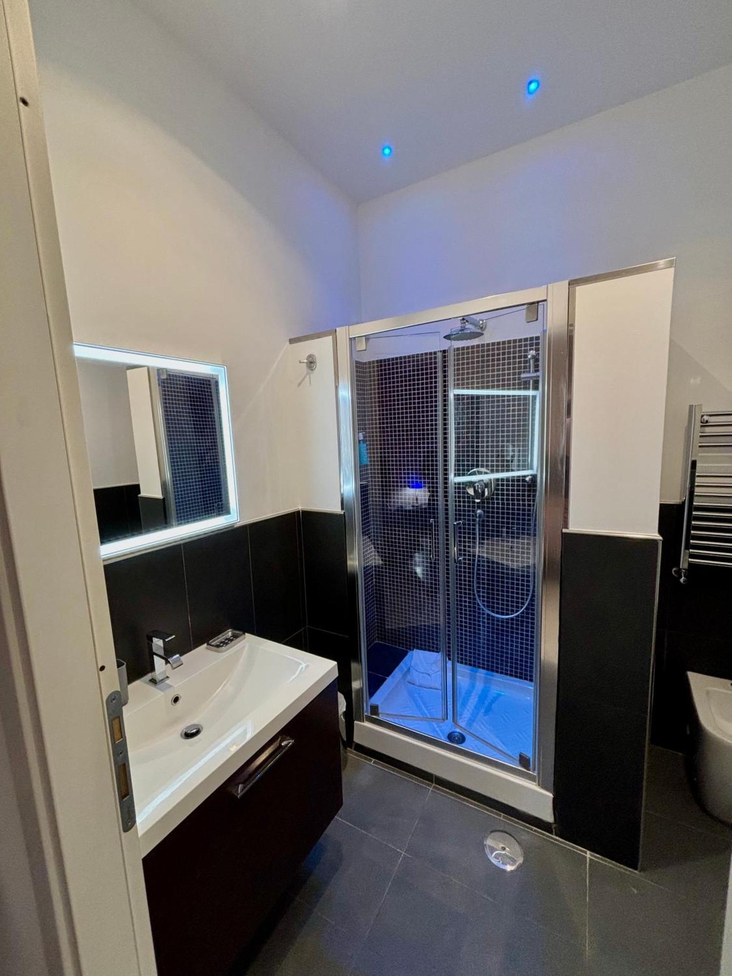 Bed & Breakfast Chroma Italy - Chroma Tessera Roma